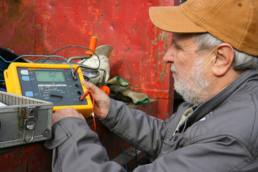 Borad fyrir jardskautum i Urridaholti april 2010 012