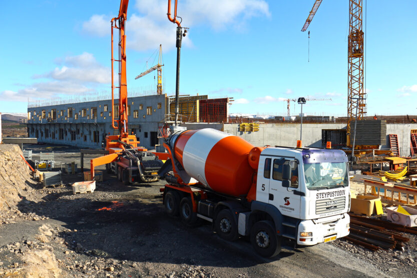 Skólinn steyptur upp IMG 0529